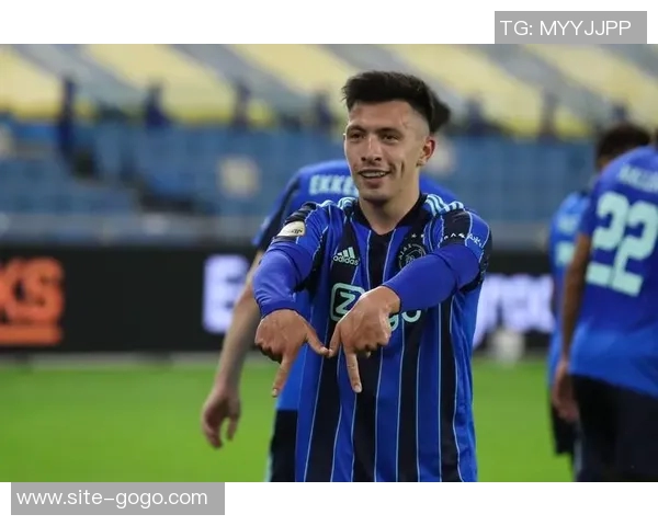 罗马青训中场亚利桑德罗罗马诺租借加盟意乙斯佩齐亚球队