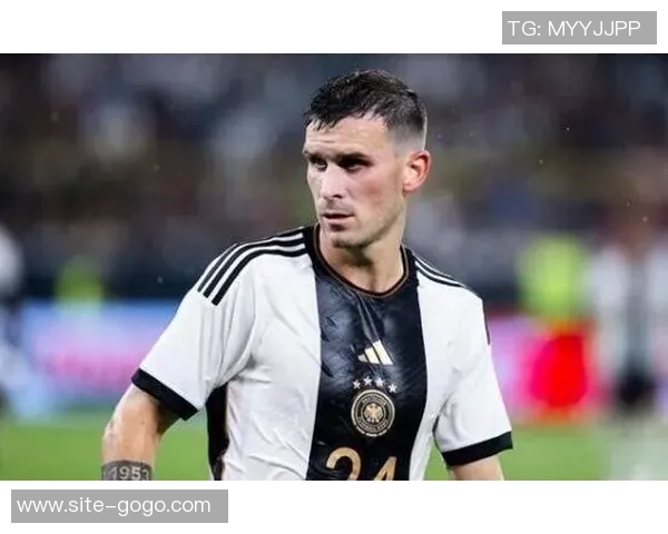 布莱顿确认签回多特中场格罗斯交易费用约150万欧元 布莱顿确认签回多特中场格罗斯交易费用约150万欧元